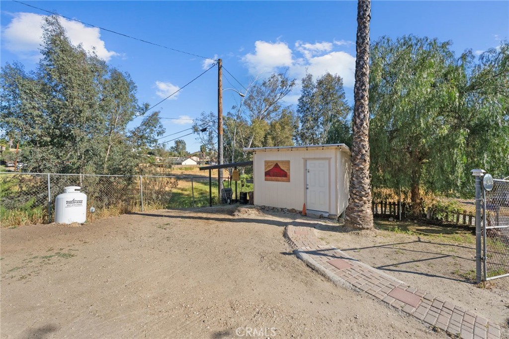 23508 Mount Vernon Property Photo 5