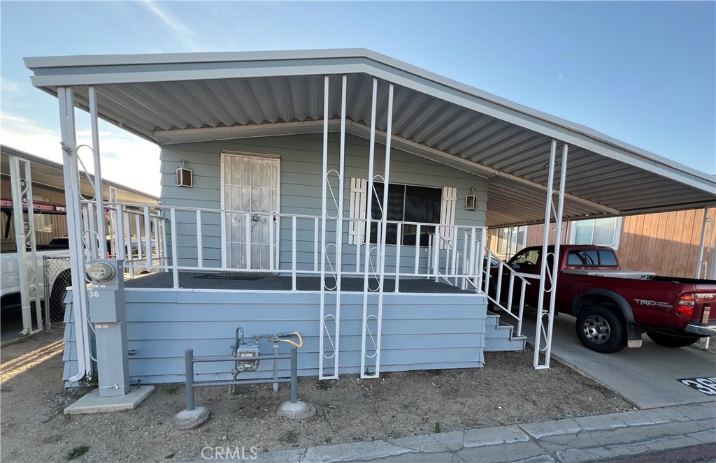 17333 Valley 36E Property Photo 1