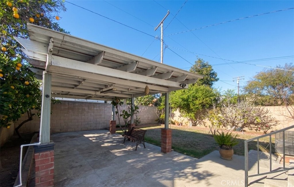 569 Bradshawe Property Photo 2