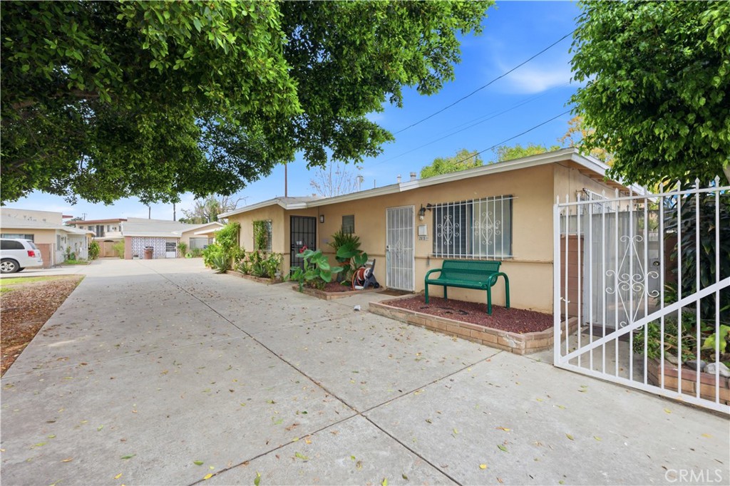 2515 Mountain View Road Property Photo 1