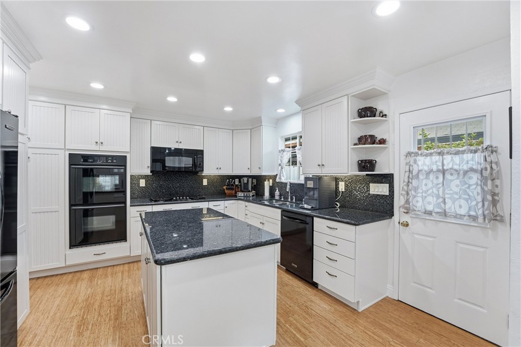 12071 Diane Street Property Photo 6