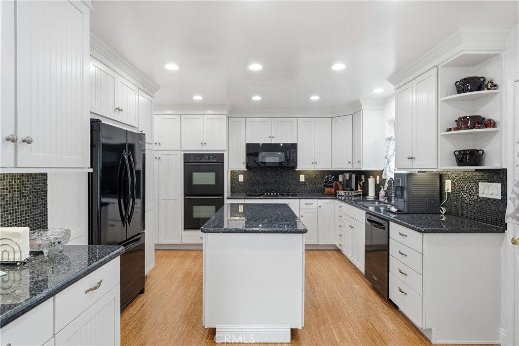 12071 Diane Street Property Photo 7