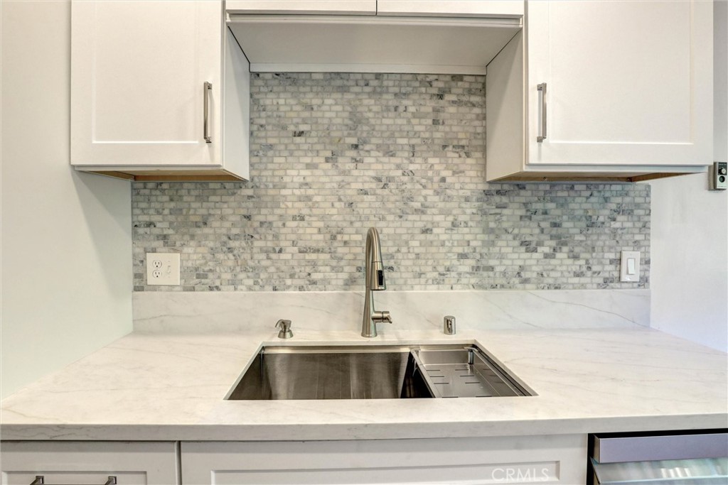 1301 S Atlantic Boulevard 425b Property Photo 3