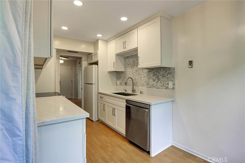 1301 S Atlantic Boulevard 425b Property Photo 6