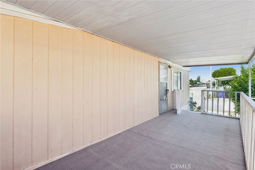 17333 Valley 15e Property Photo 3
