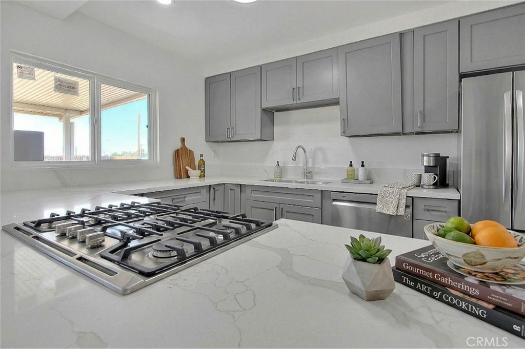20916 Thunderbird Property Photo 2