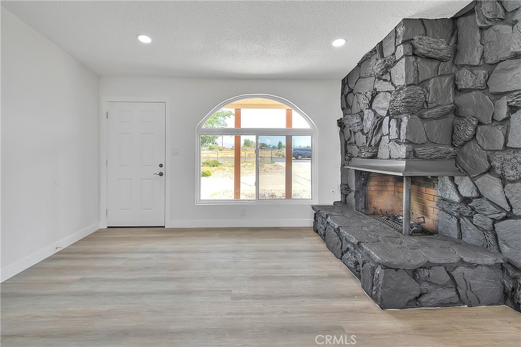 20916 Thunderbird Property Photo 20