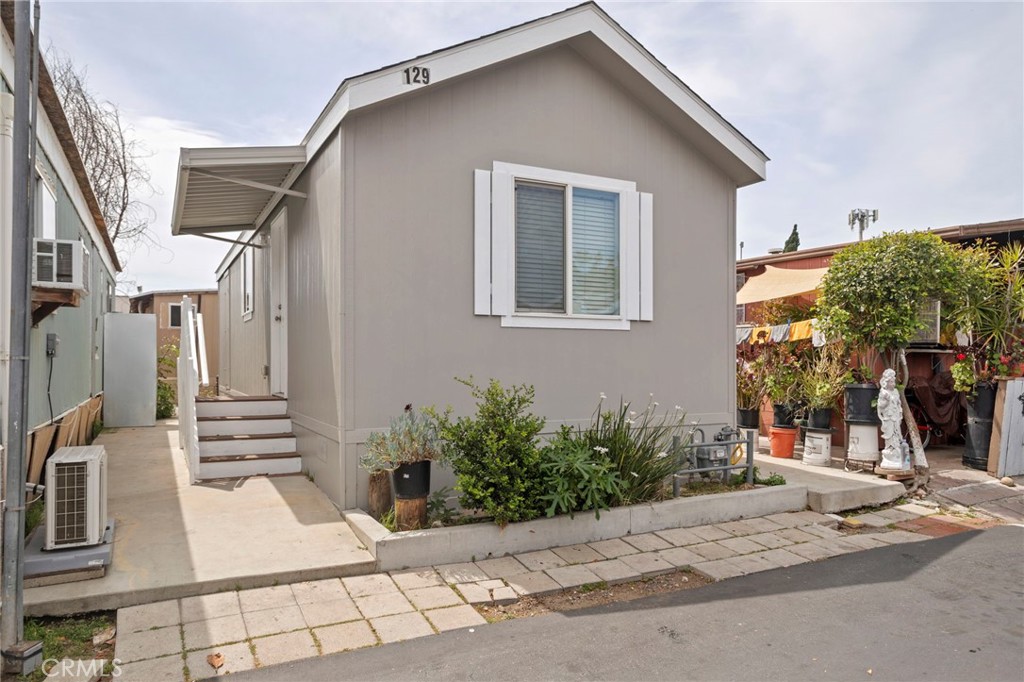 7650 Balboa Boulevard 129 Property Photo 2