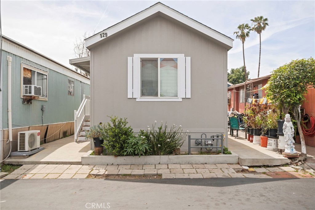 7650 Balboa Boulevard 129 Property Photo 3