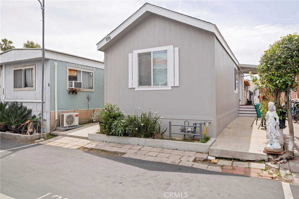 7650 Balboa Boulevard 129 Property Photo 4