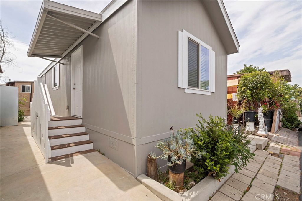 7650 Balboa Boulevard 129 Property Photo 21