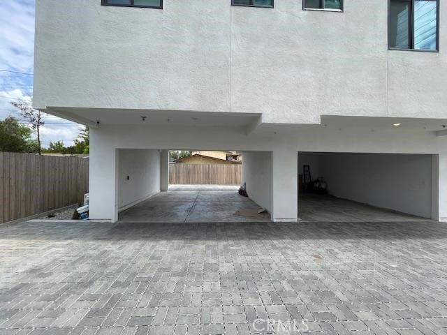 11451 W Victory Boulevard Property Photo 8