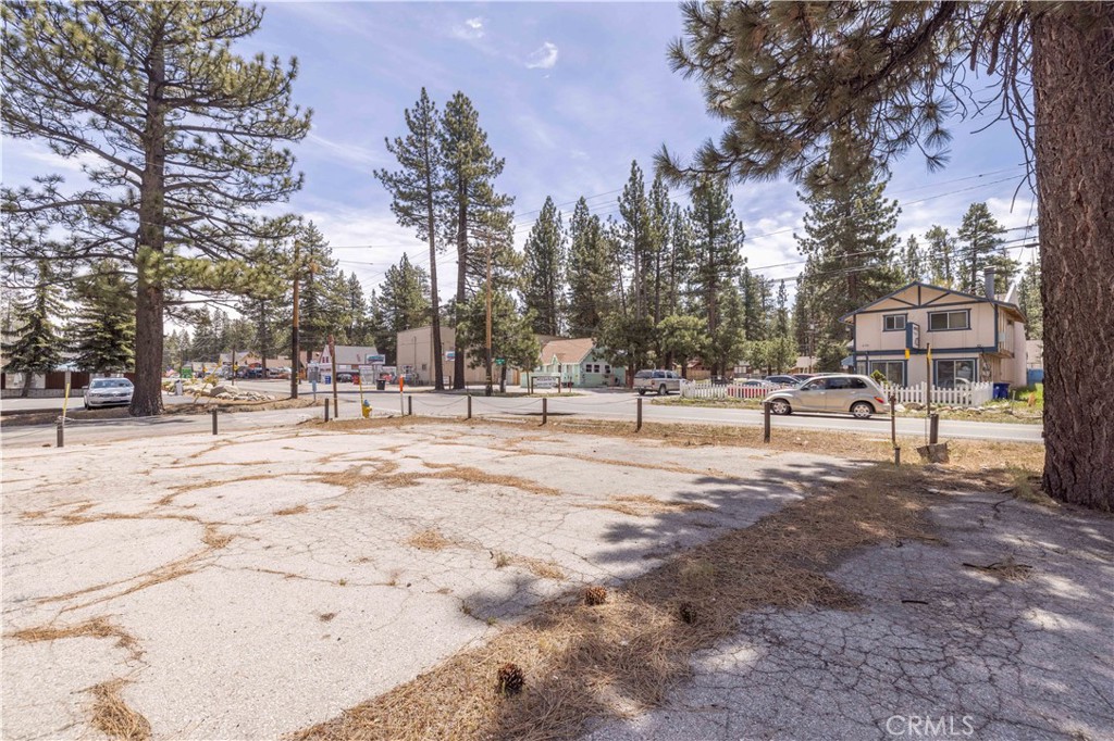401 W Big Bear Boulevard Property Photo 5