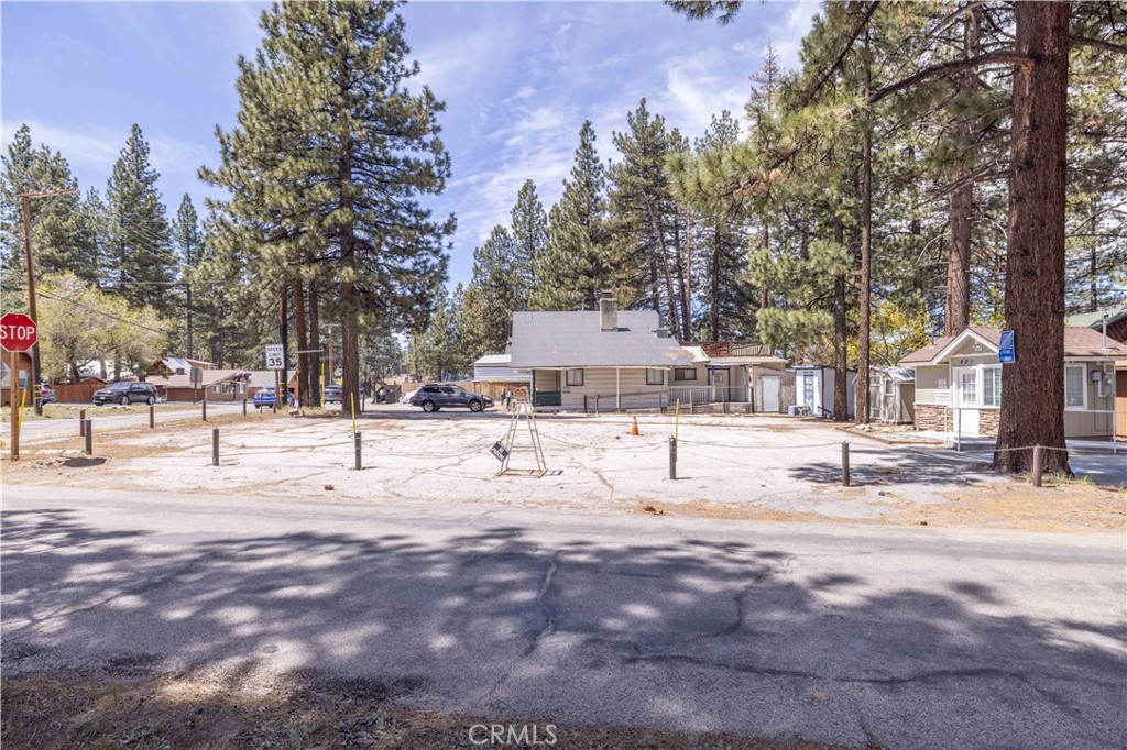 401 W Big Bear Boulevard Property Photo 6