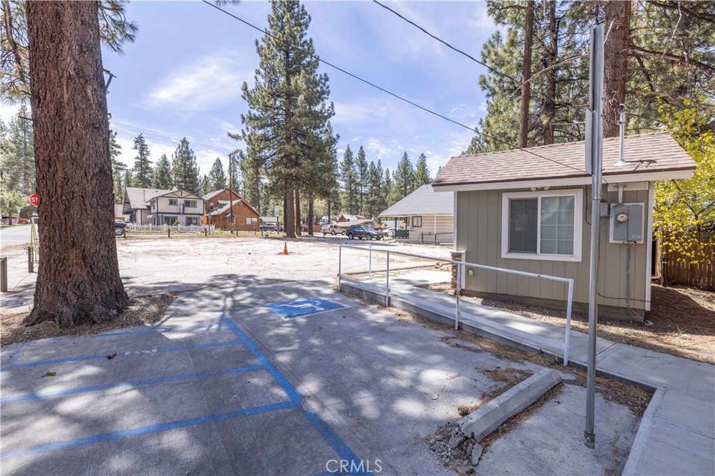 401 W Big Bear Boulevard Property Photo 12