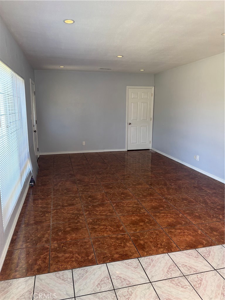 9509 Danville Property Photo 4