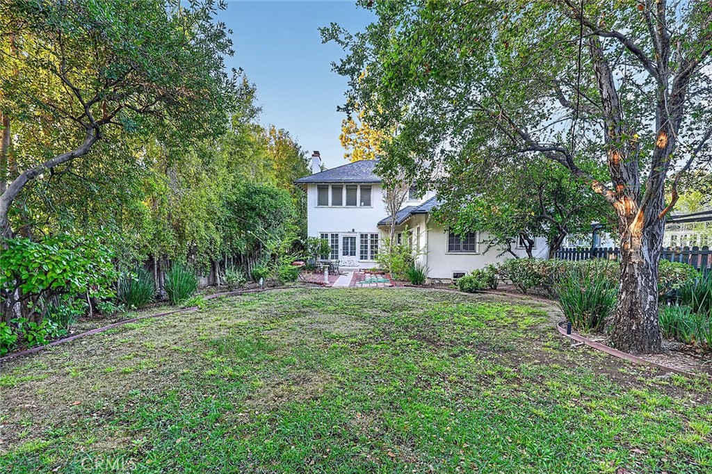 698 Arden Property Photo 4