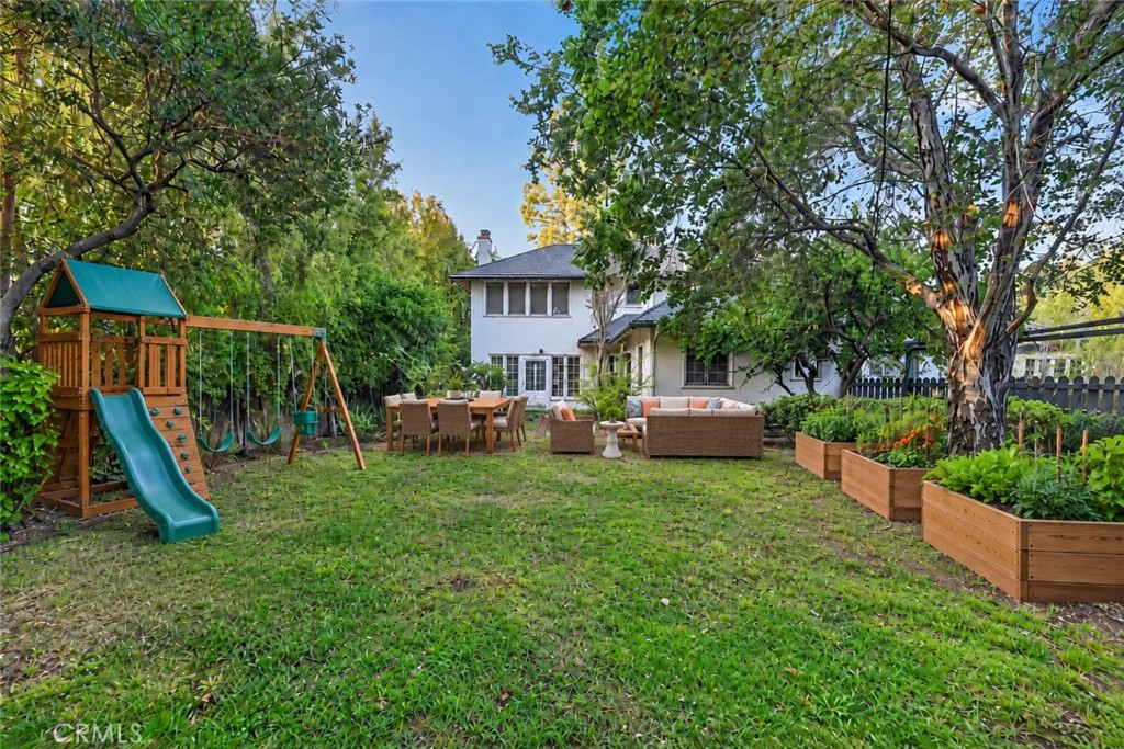 698 Arden Property Photo 5