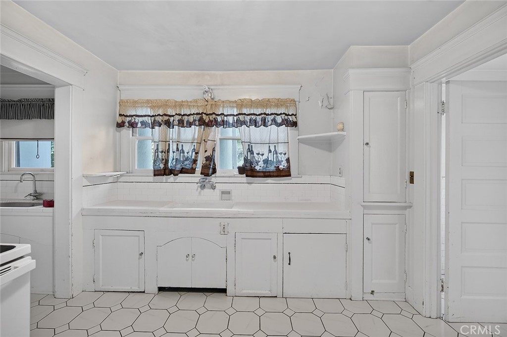 698 Arden Property Photo 14