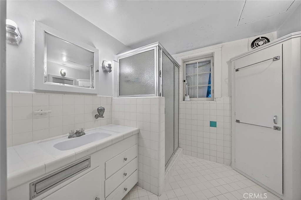 698 Arden Property Photo 18