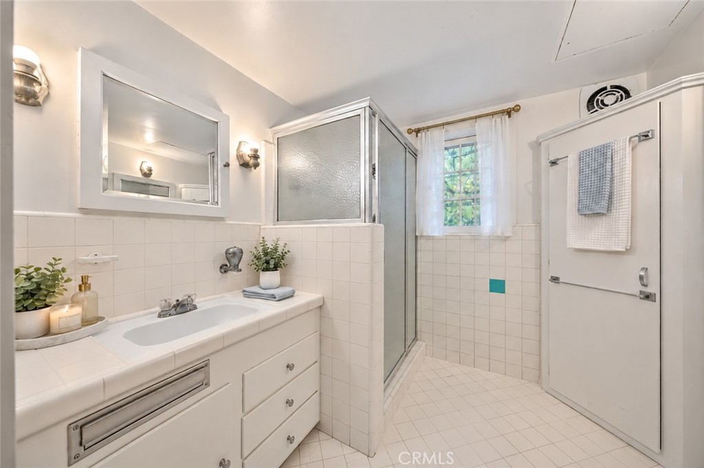 698 Arden Property Photo 19