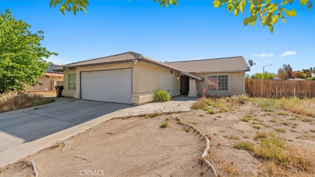 15711 Garnet Property Photo 2