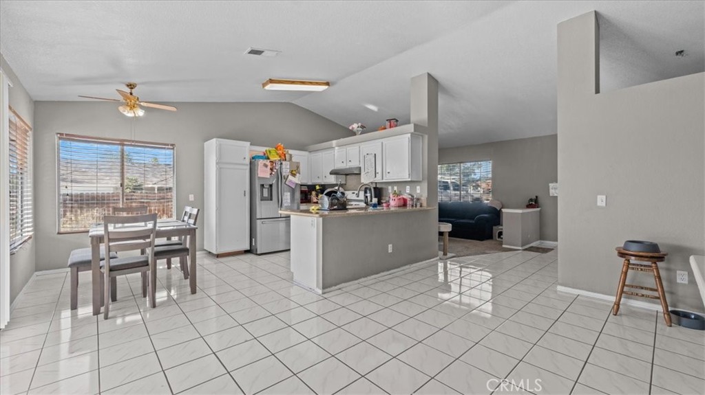 15711 Garnet Property Photo 6