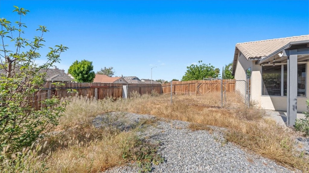 15711 Garnet Property Photo 21