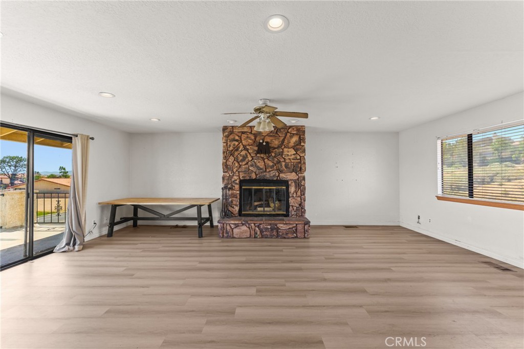 13640 Spring Valley Property Photo 4