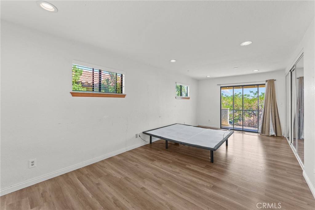 13640 Spring Valley Property Photo 9