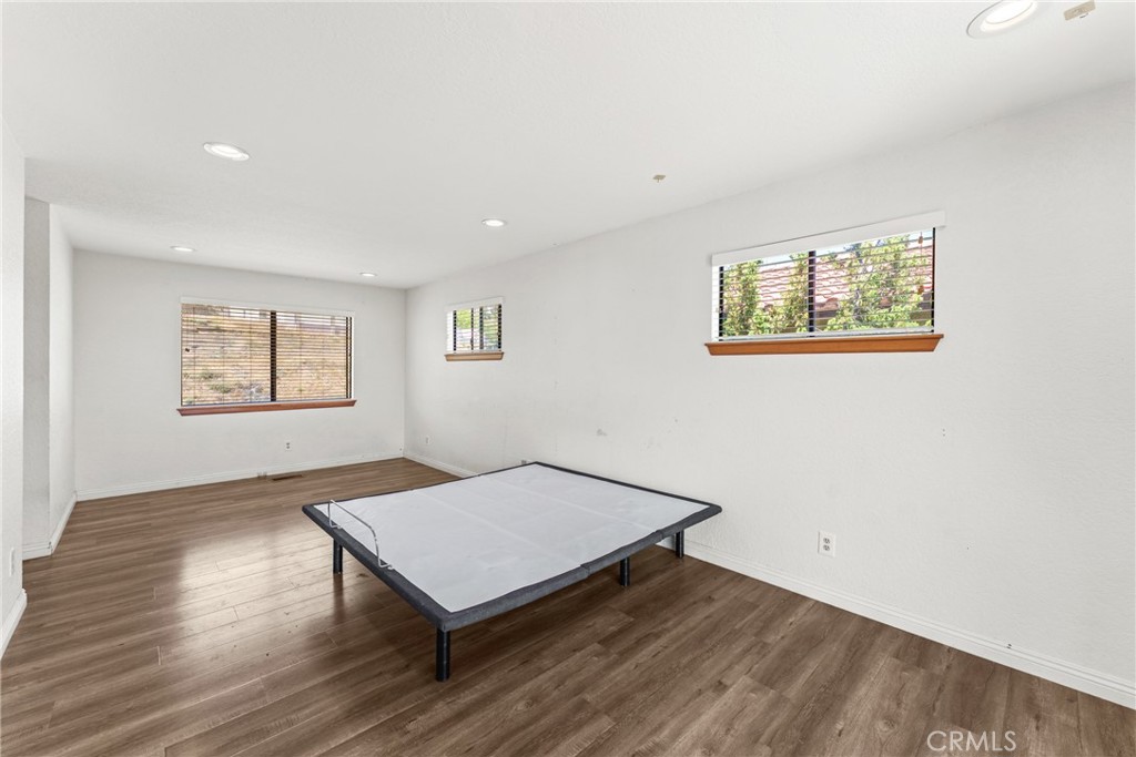 13640 Spring Valley Property Photo 10