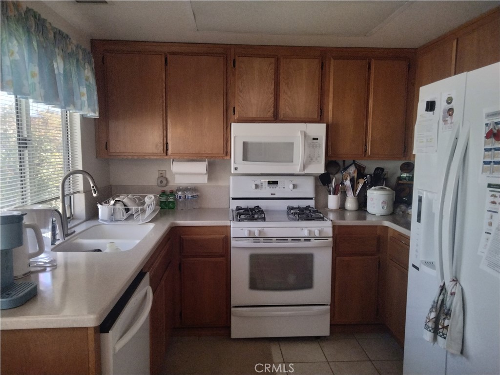 6353 Colonial Property Photo 5