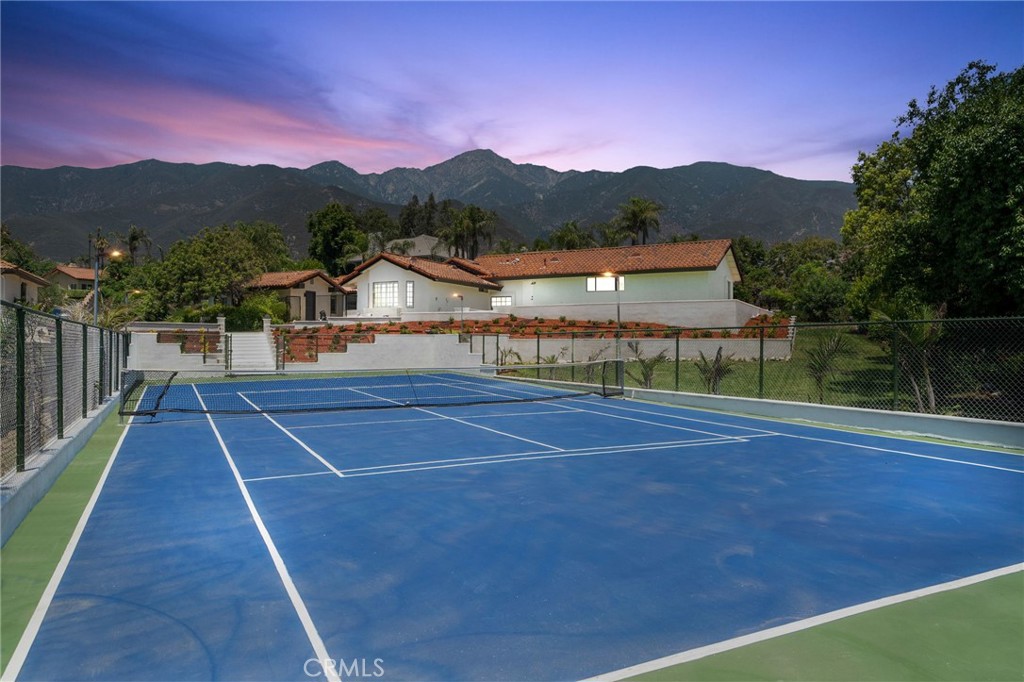 5087 Granada Court Property Photo 2