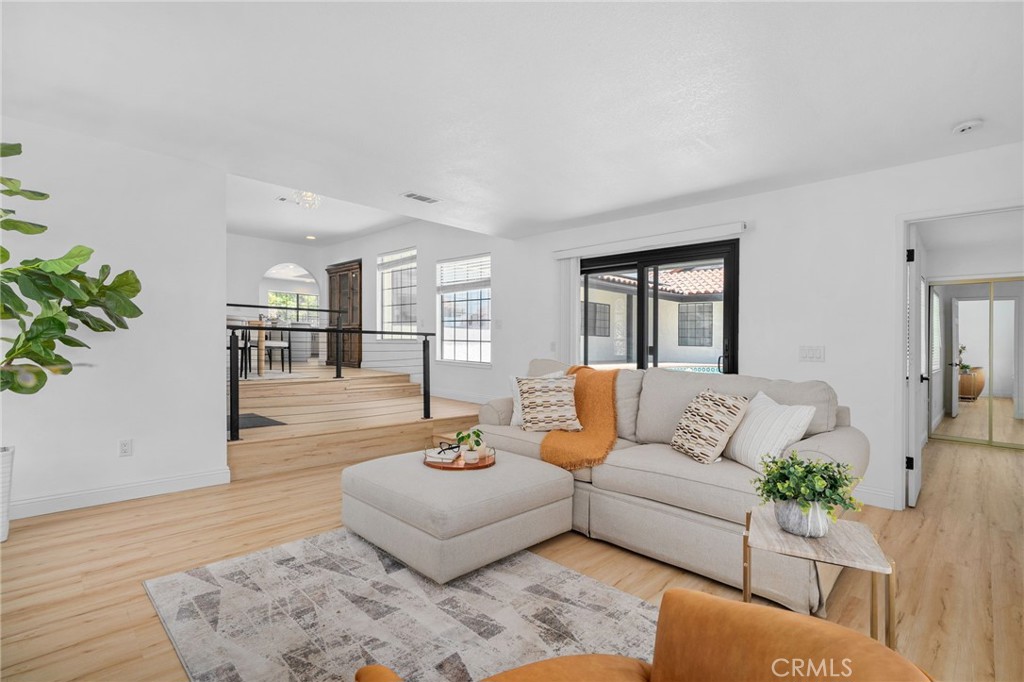 5087 Granada Court Property Photo 7