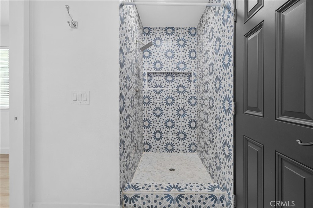 5087 Granada Court Property Photo 10