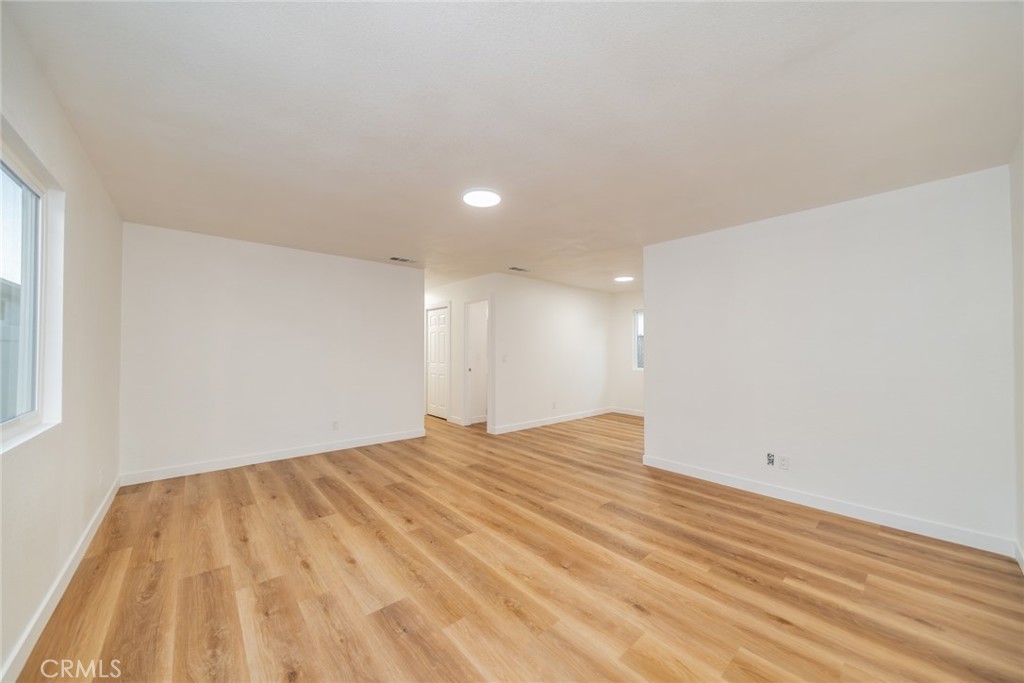 15232 Murray Avenue Property Photo 4