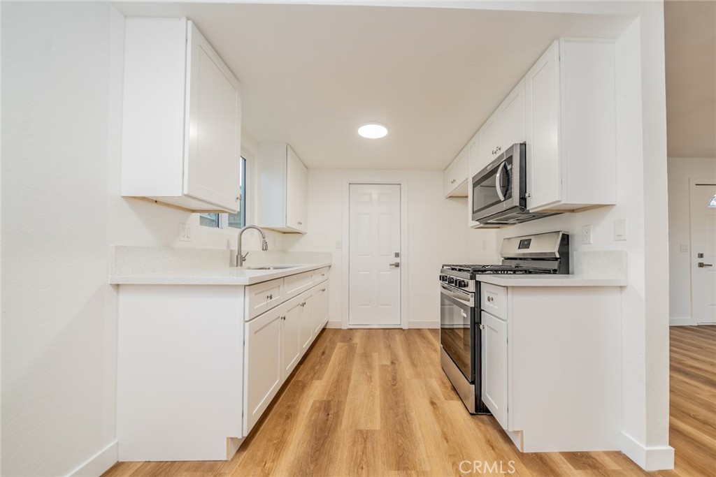 15232 Murray Avenue Property Photo 6