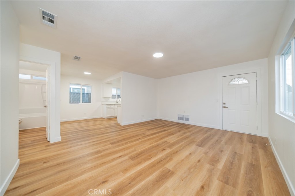 15232 Murray Avenue Property Photo 7