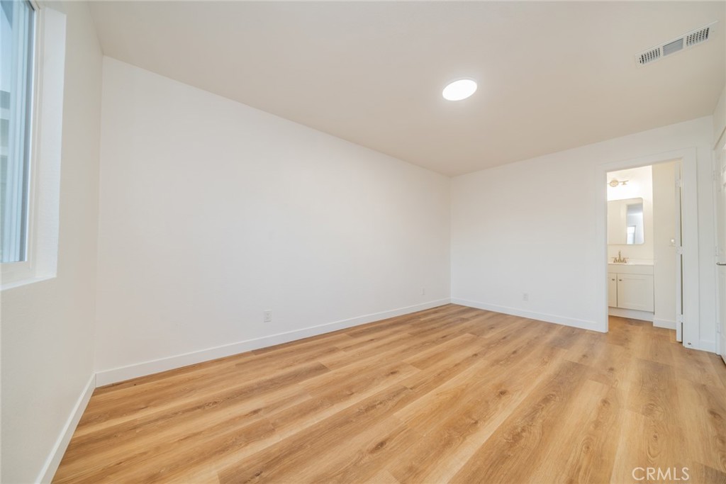 15232 Murray Avenue Property Photo 9