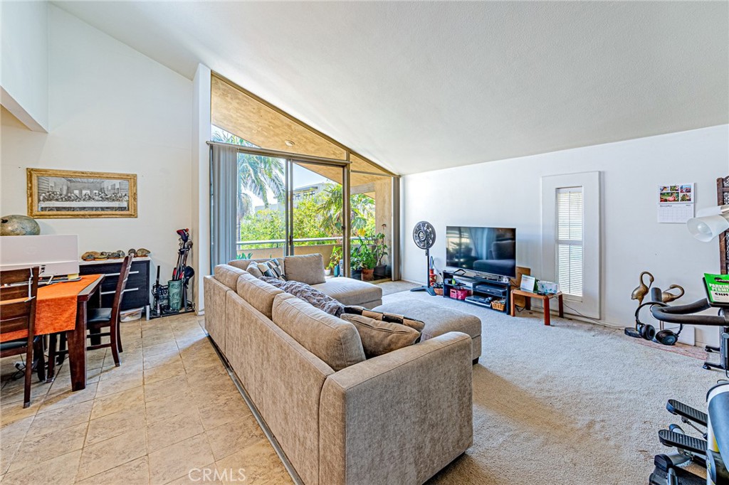 960 San Pasqual Street Property Photo 31