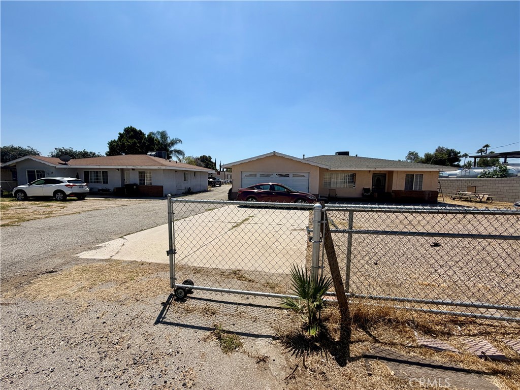 19015 Slover Property Photo 1