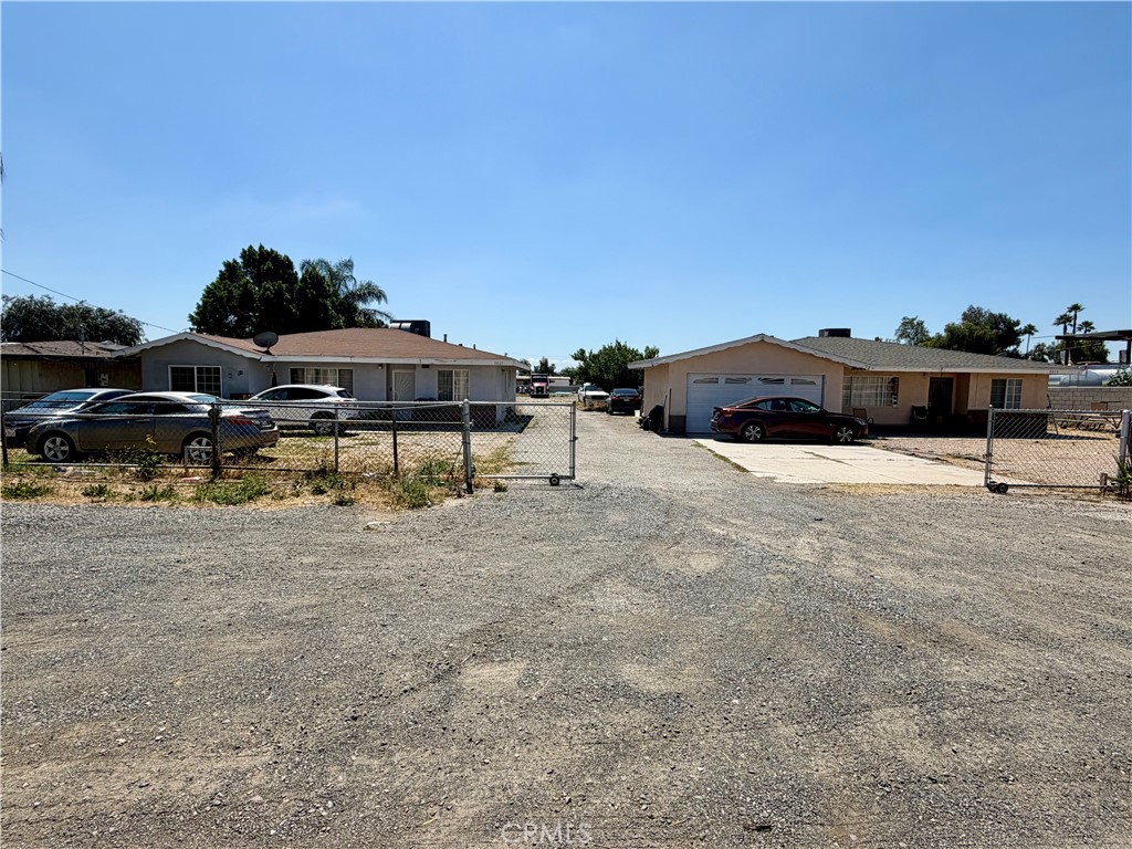 19015 Slover Property Photo 2