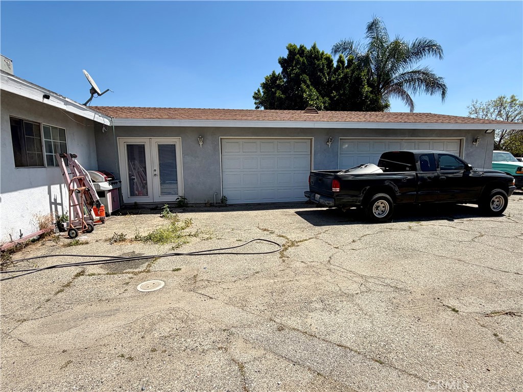 19015 Slover Property Photo 7