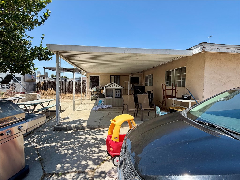 19015 Slover Property Photo 8