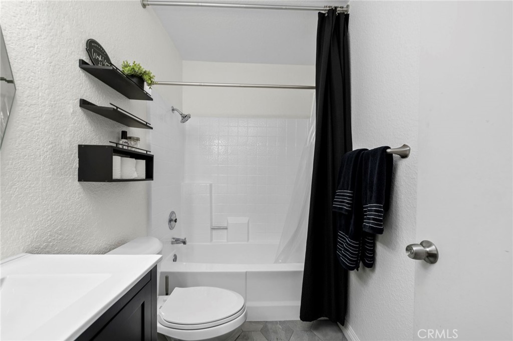 740 E San Bernardino Road 2 Property Photo 28