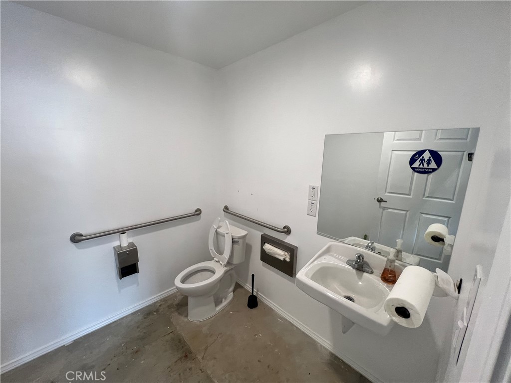 5864 Jasmine Street Property Photo 8