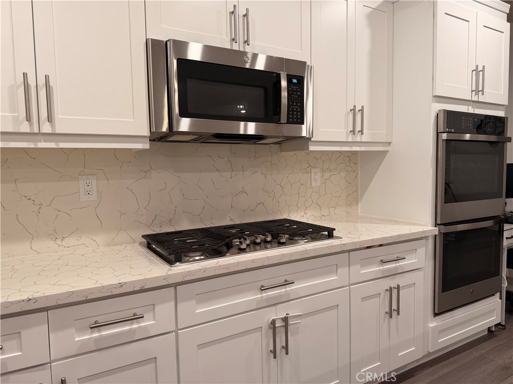 562 Hudson Way Property Photo 3