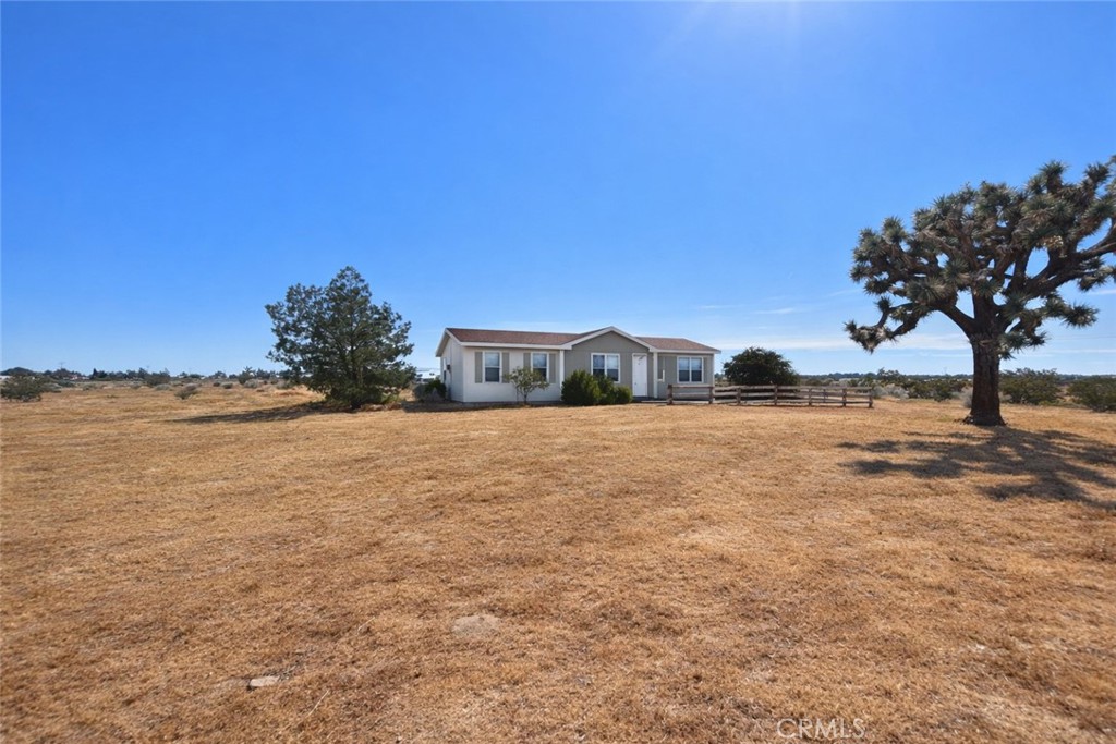 10133 Olivine Property Photo 3