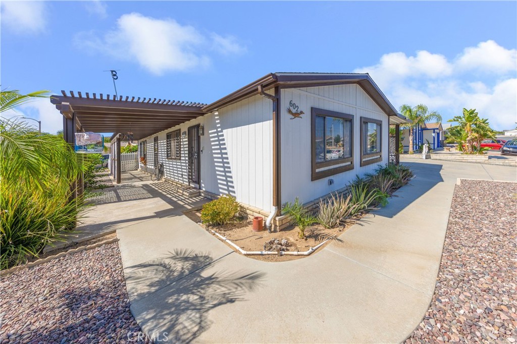 602 Roadrunner Property Photo 3