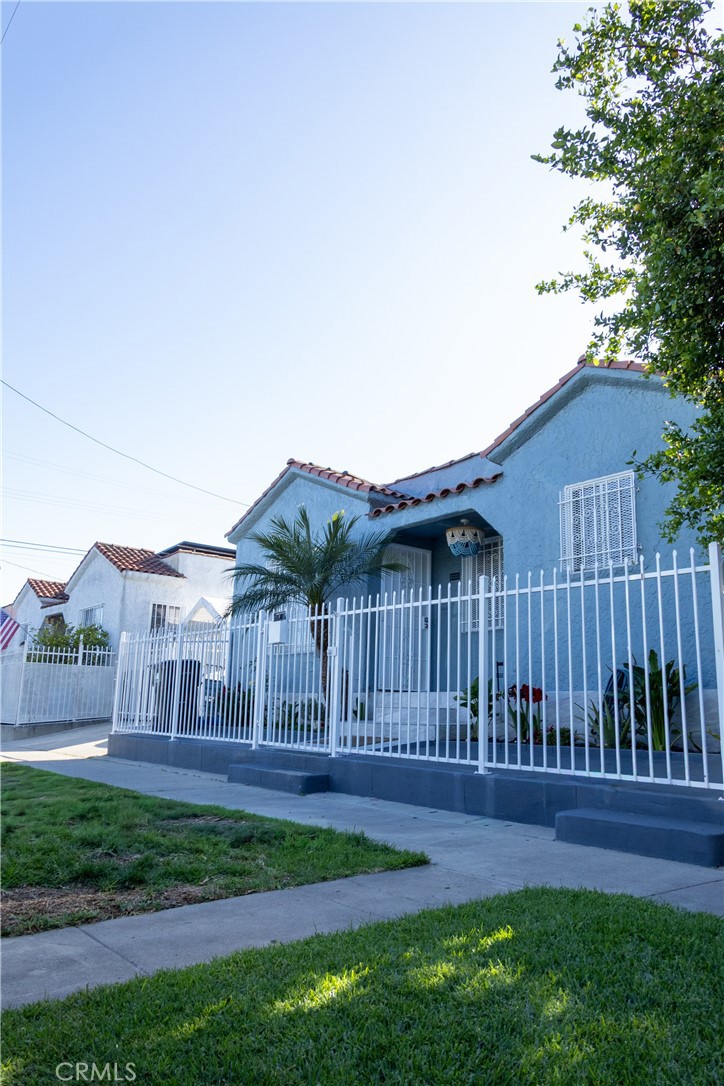 8205 Stanford Property Photo